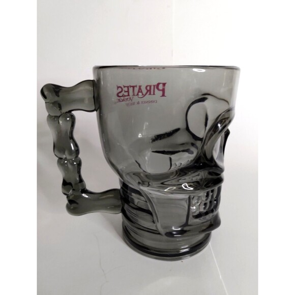 Berk Pirates Voyage Dinner & Show - Set of 2 Halloween Plastic Grey Skull Mugs - Picture 4 of 5